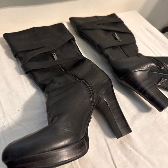 UGG Leather Black Boots - Picture 5 of 11